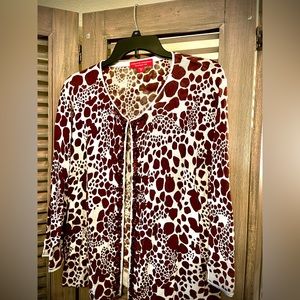 Charlotte Tarantola SZ 1X, Cardigan, armpit to armpit 21’ X 23’